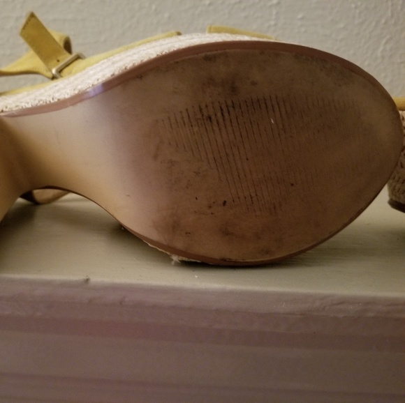 Ladies Shoes - Picture 2 of 4